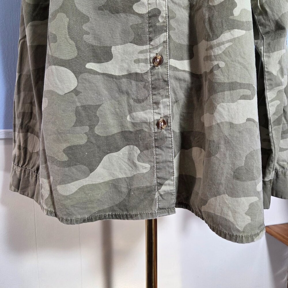 Charlotte Russe Large Classic Camo Roll Tab Longsleeve Button Up Shirt (Flawed) - Picture 3 of 11